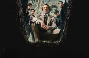 wake up dead man knives out review