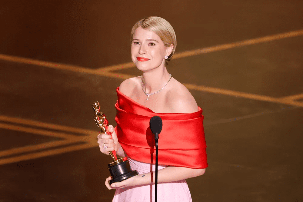 Jessie Buckley’s Hamnet Performance Sets Historic Oscars Record